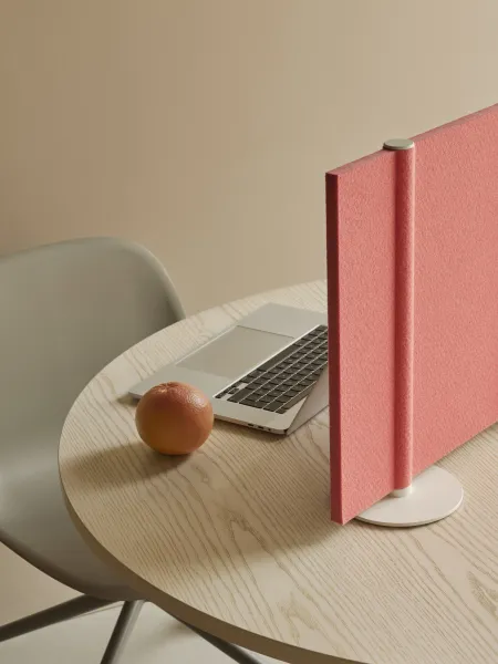 BAUX-Acoustic_Felt-Desk_Divider-Coral_Red4