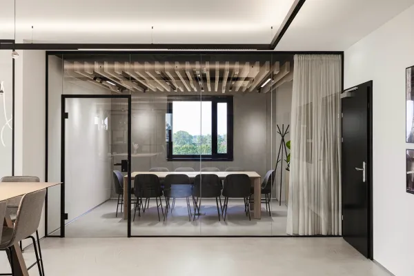 showroom-leonding-austria-office-acoustic-xilence-xal-lighting-02 (1)